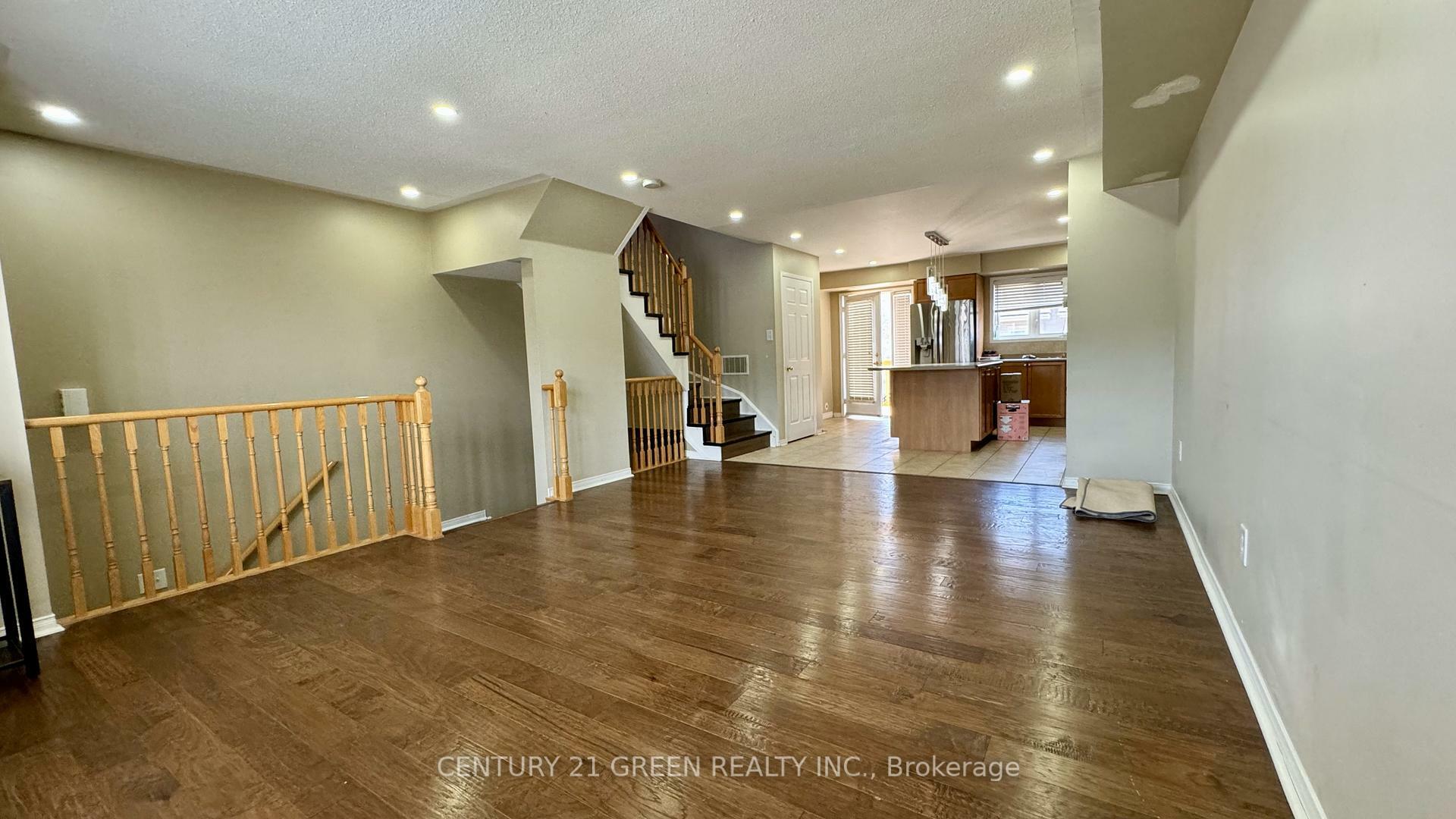 Property Photo: 3056 Eglinton Avenue W 61 ON L5M 8E4