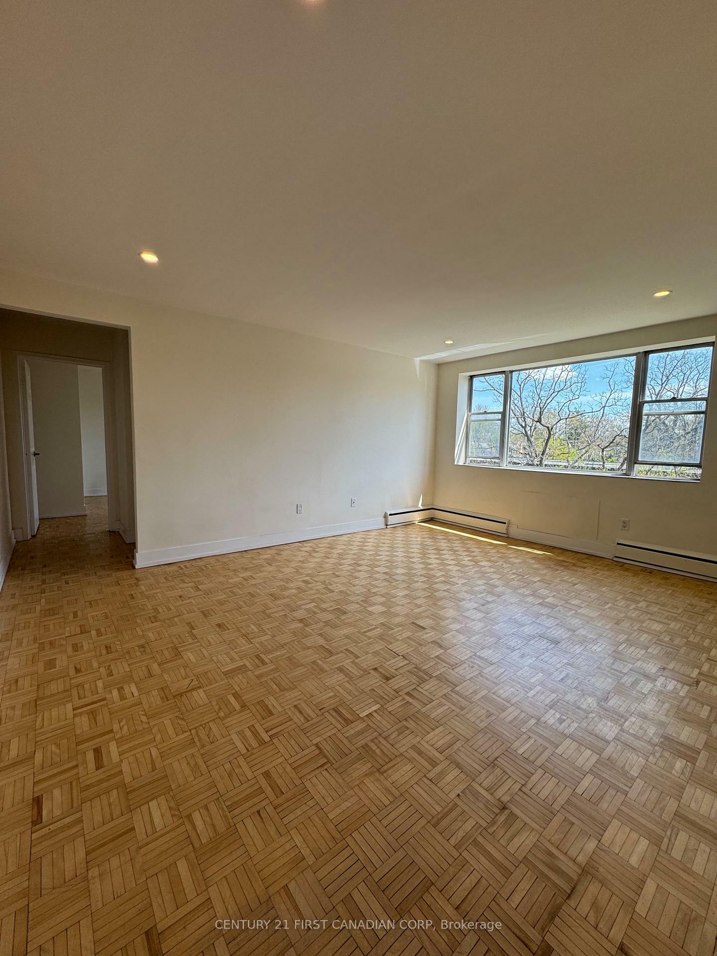 Property Photo:  75 High Street 319  ON N6C 4J8 