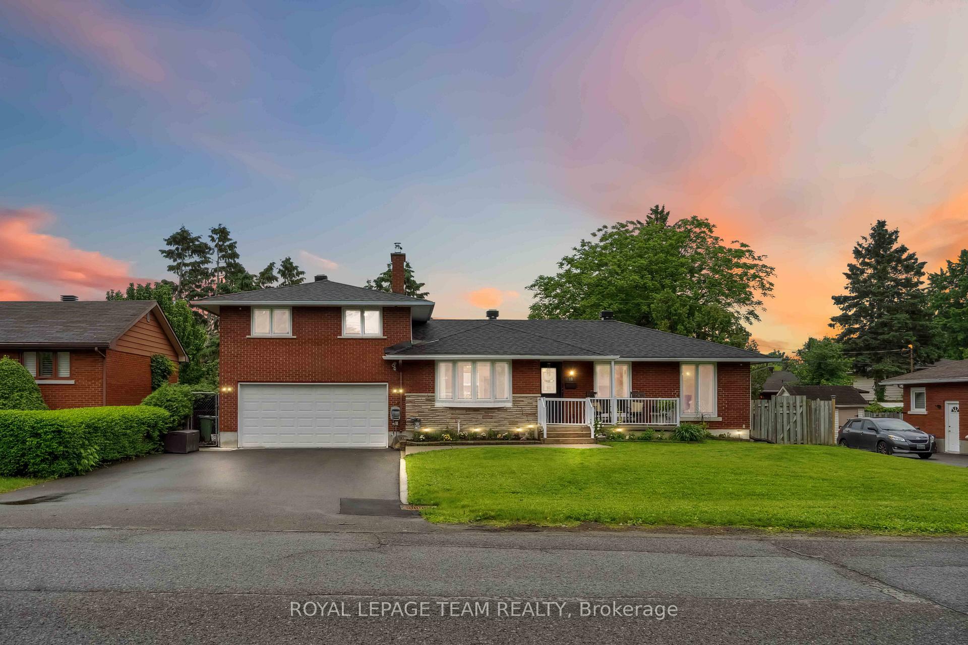 Property Photo: 80 David Drive ON K2G 2N5