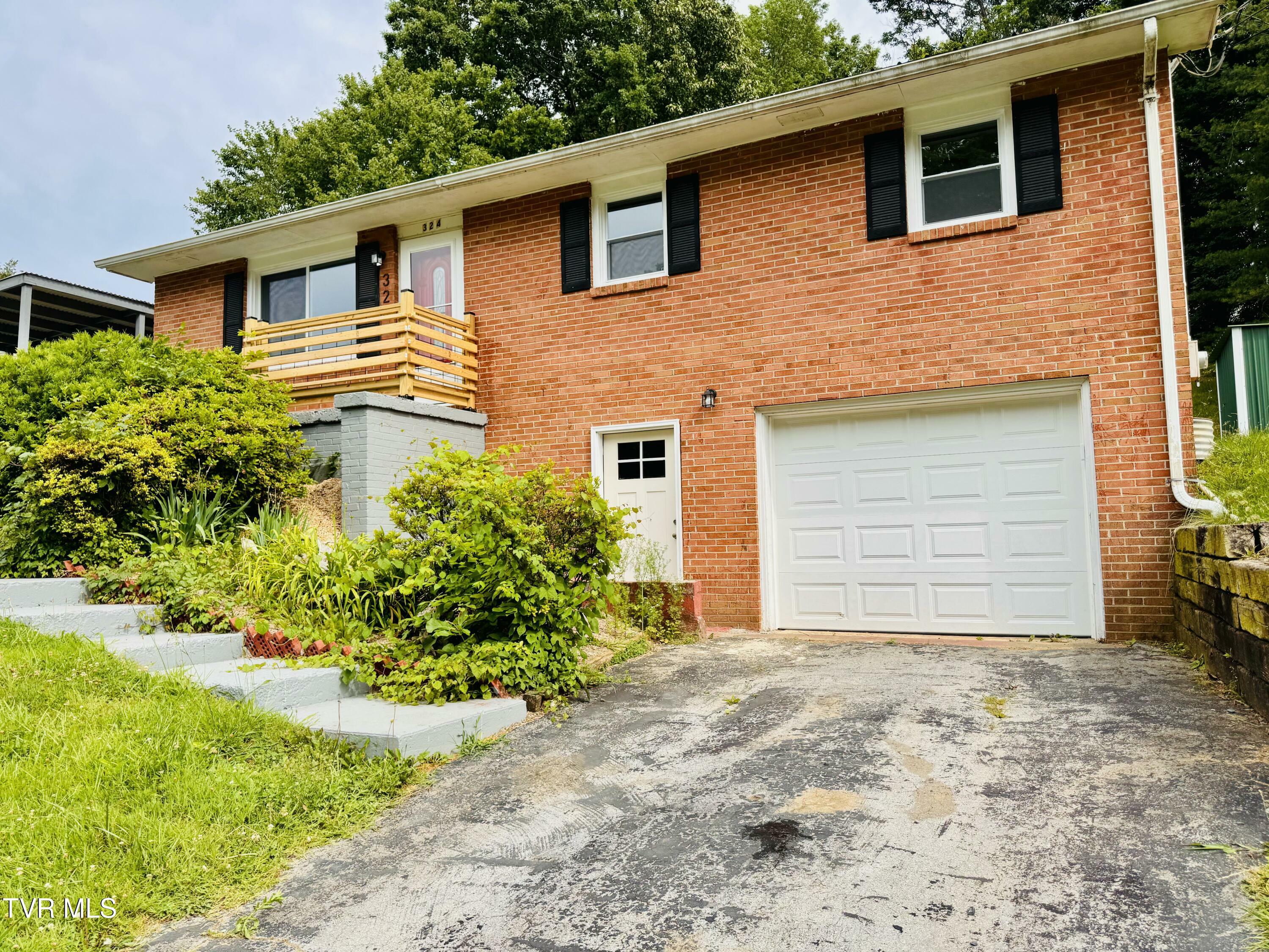 Property Photo: 324 Kings Road TN 37686