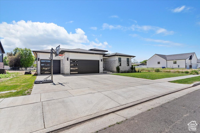 Property Photo:  407 W 275 N  UT 84050 