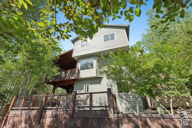 Property Photo: 8086 N Meadowview Dr UT 84098