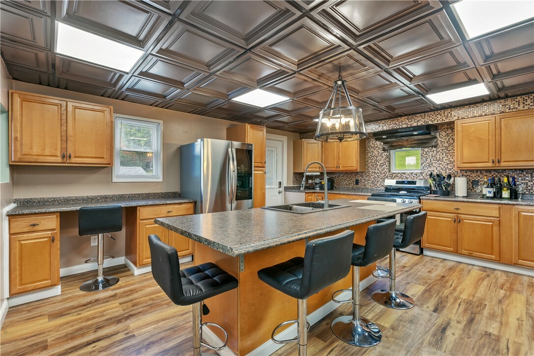 Property Photo: 28 Allen Dr PA 15214
