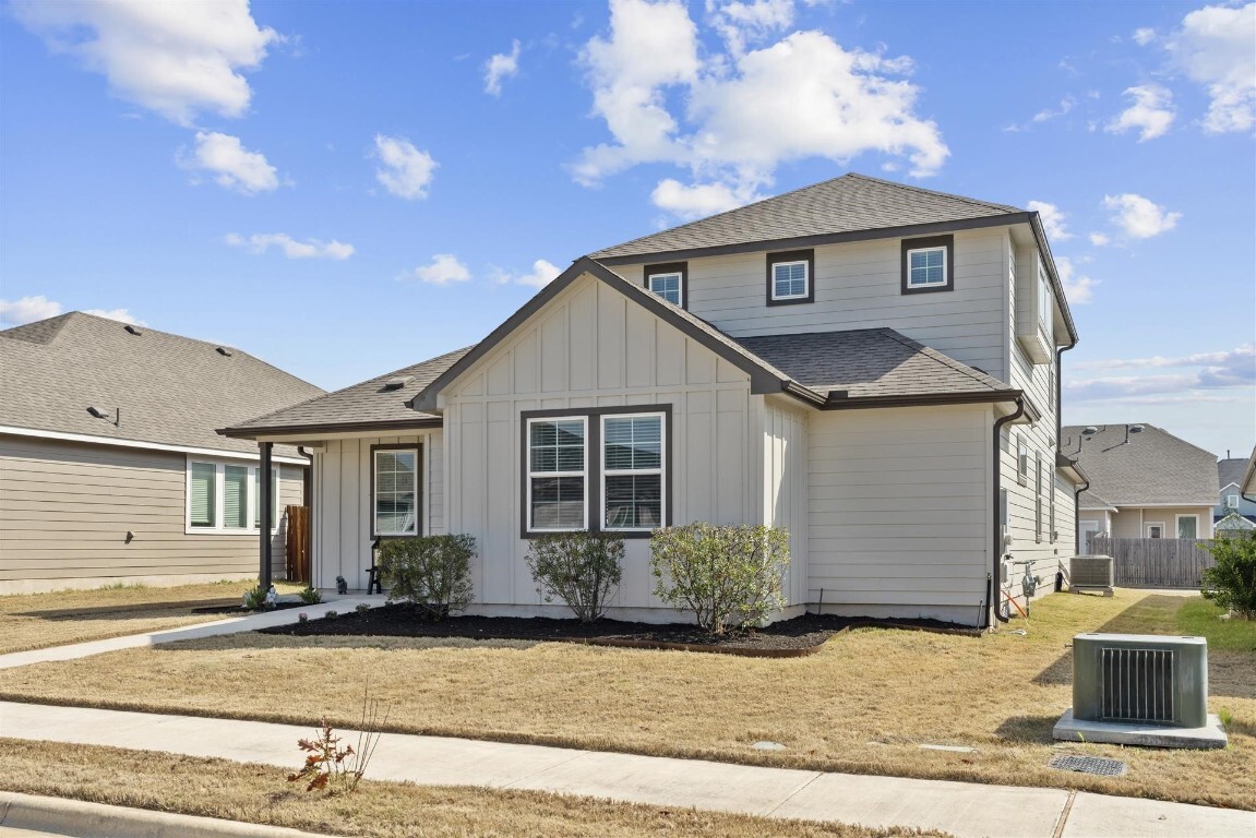 Property Photo: 212 Oldbridge Drive TX 78634
