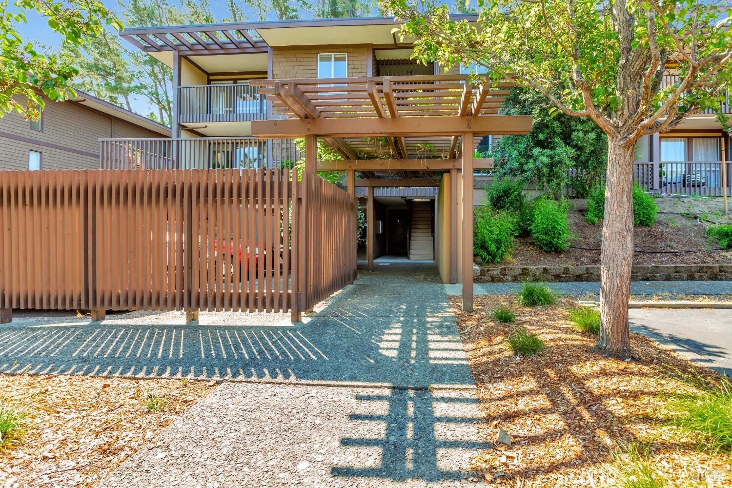 Property Photo:  94 Forest Lane  CA 94903 