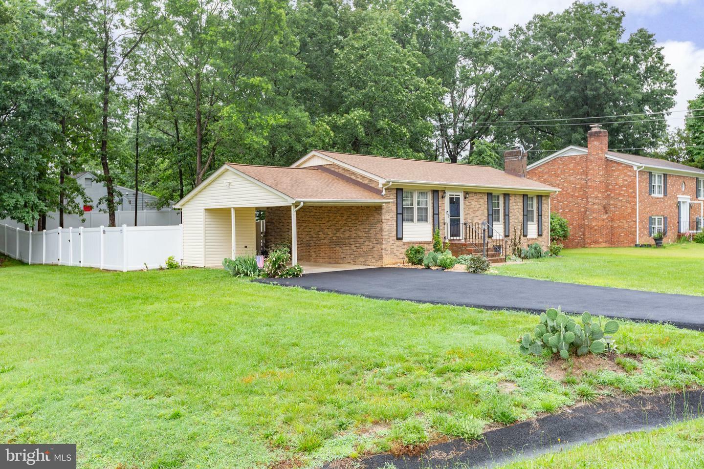 Property Photo:  405 Confederate Boulevard  VA 22401 