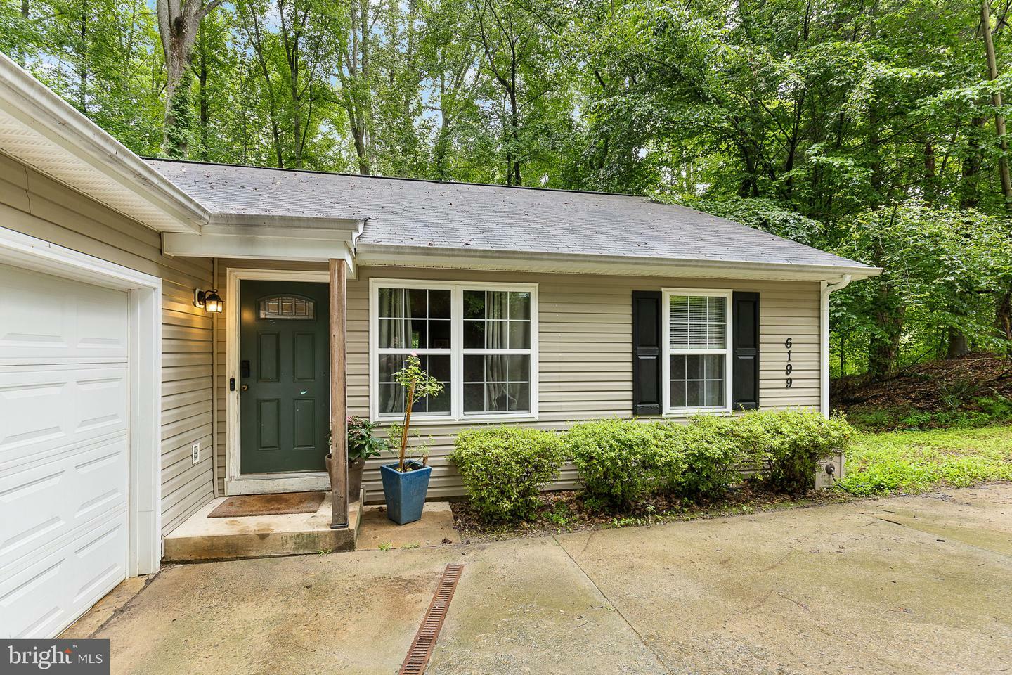 Property Photo: 6199 Curtis Circle VA 22485