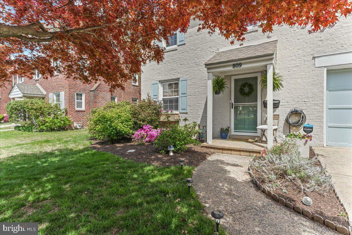Property Photo: 809 Addingham Avenue PA 19026