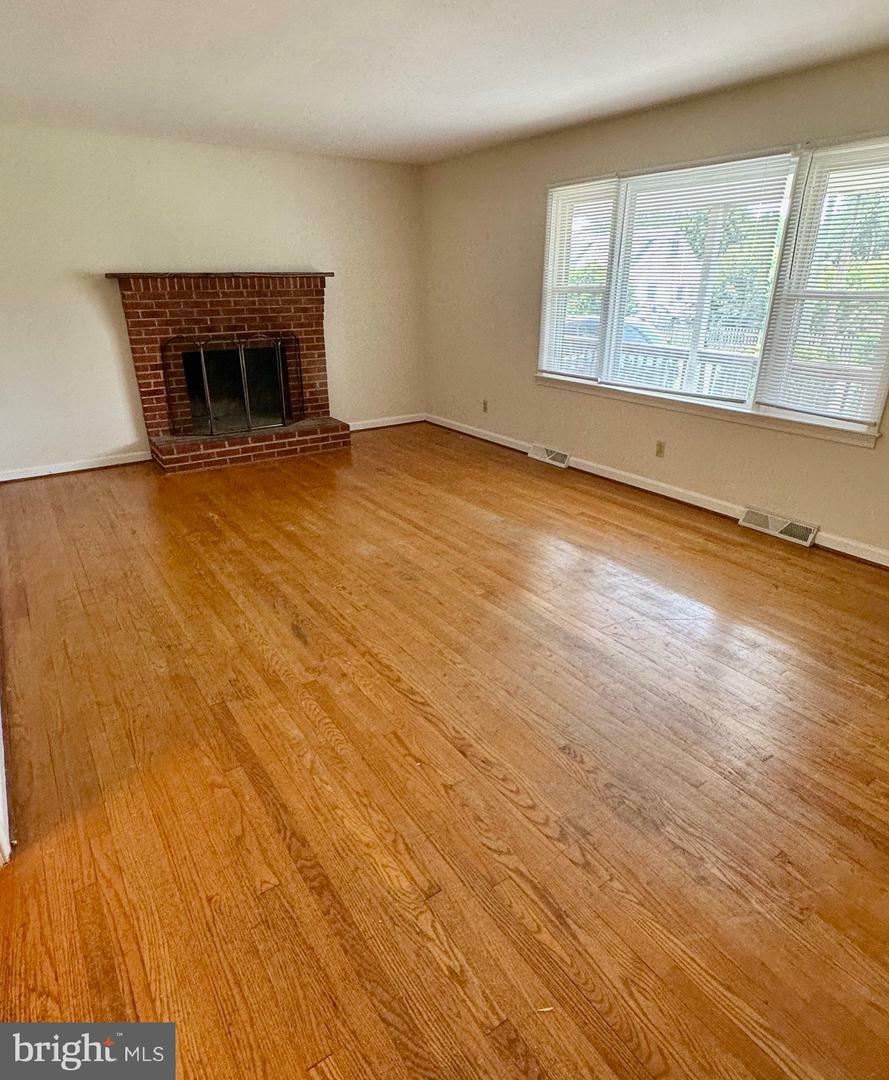 Property Photo: 125 Hillcrest Drive VA 22401
