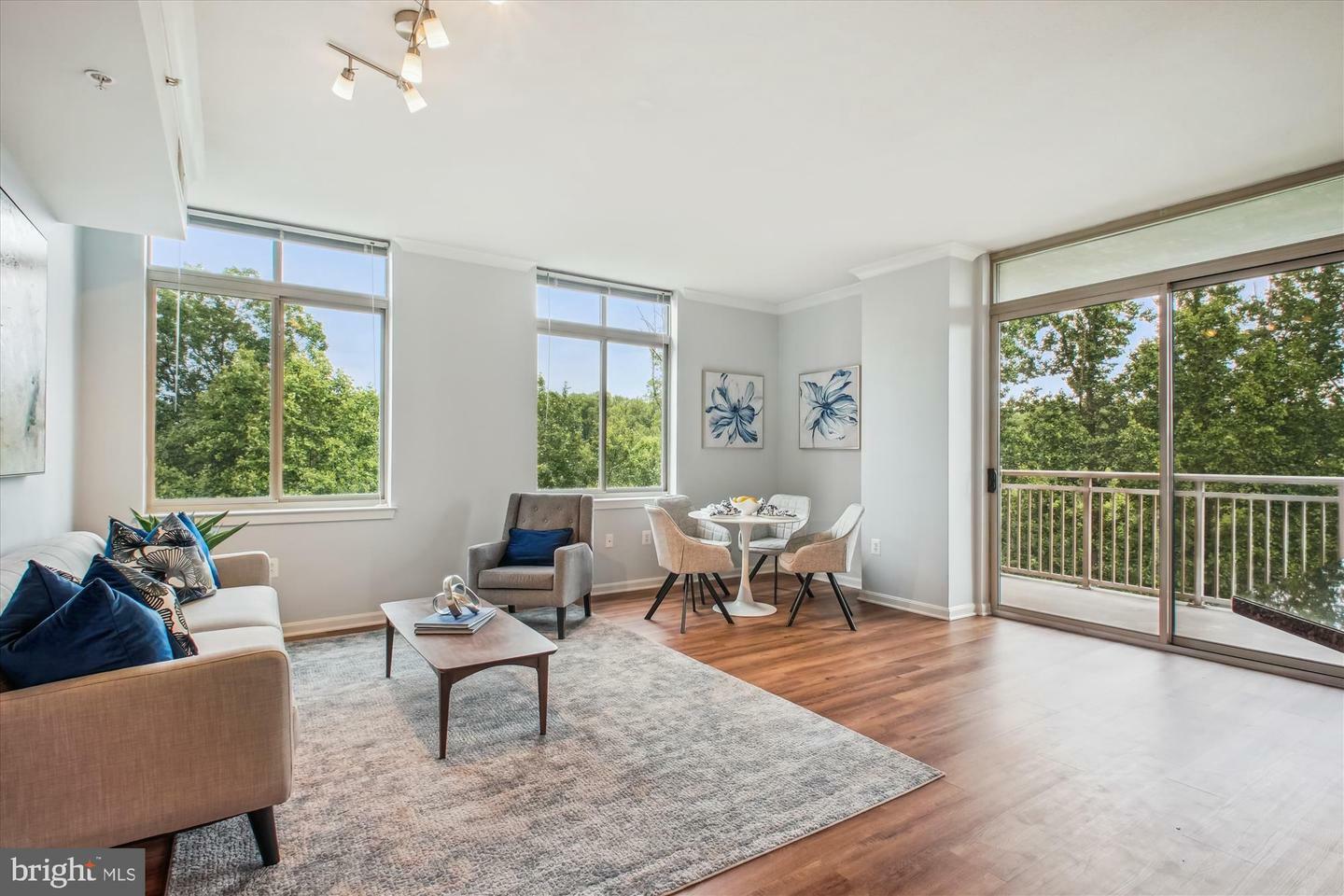 Property Photo: 4480 Market Commons Drive 509 VA 22033