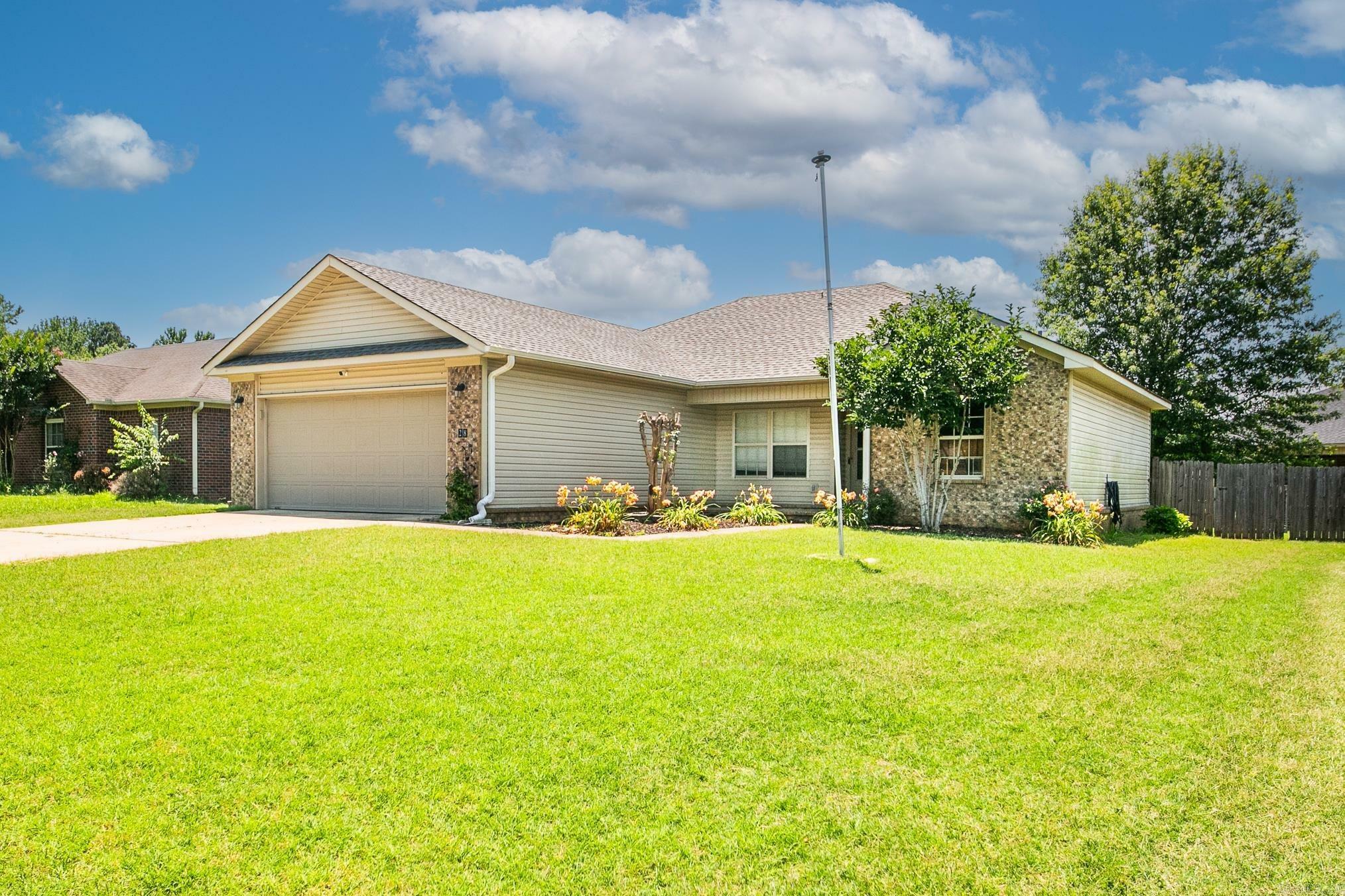 Property Photo: 28 Willow Lake Drive AR 72176