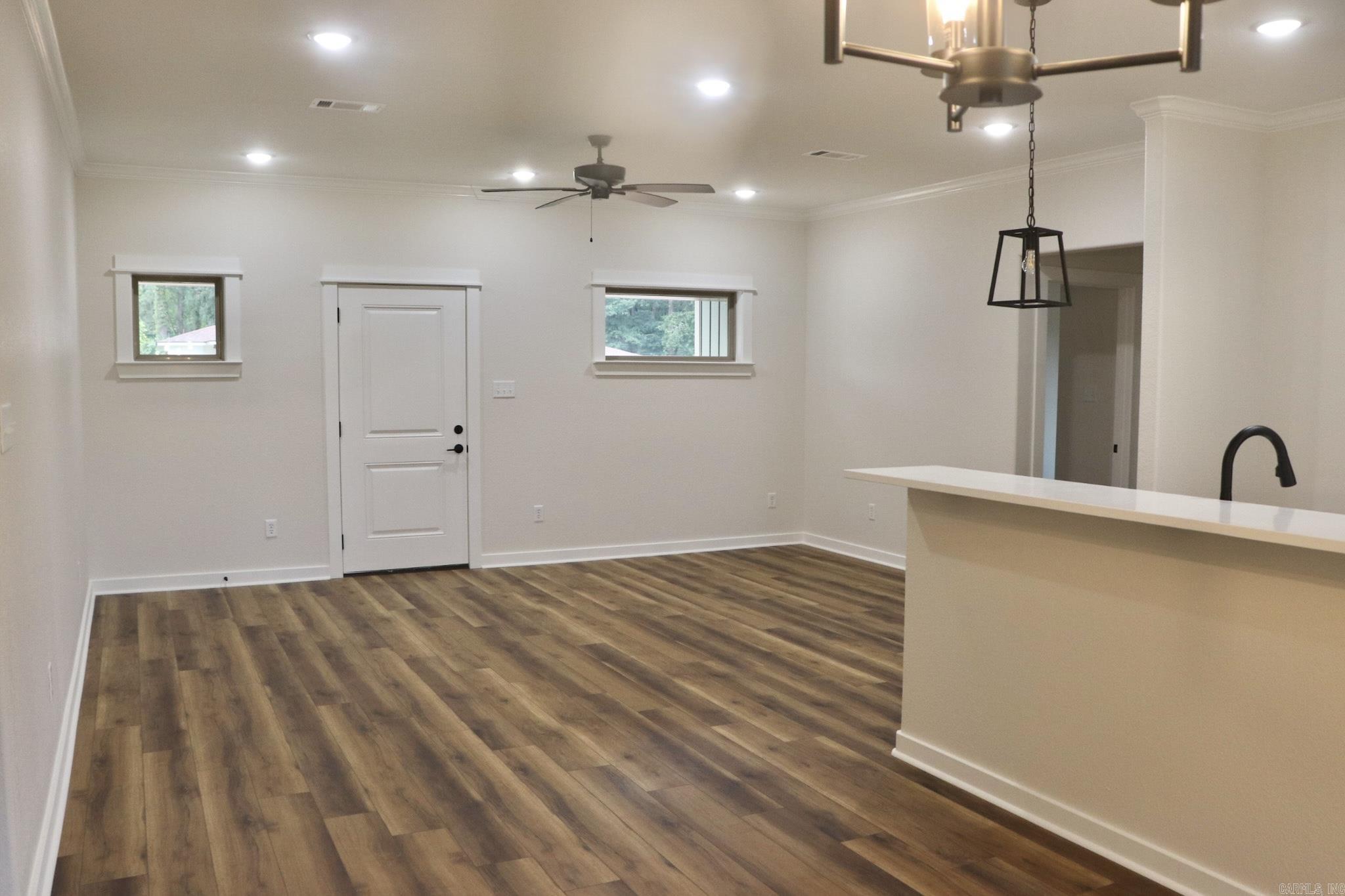 Property Photo: 1005 N Red AR 72150