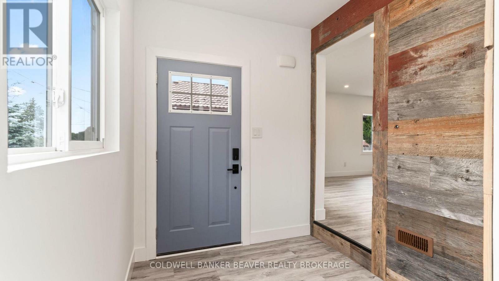 Photo de la propriété: 66 Dakin Street ON N5Z 1A3