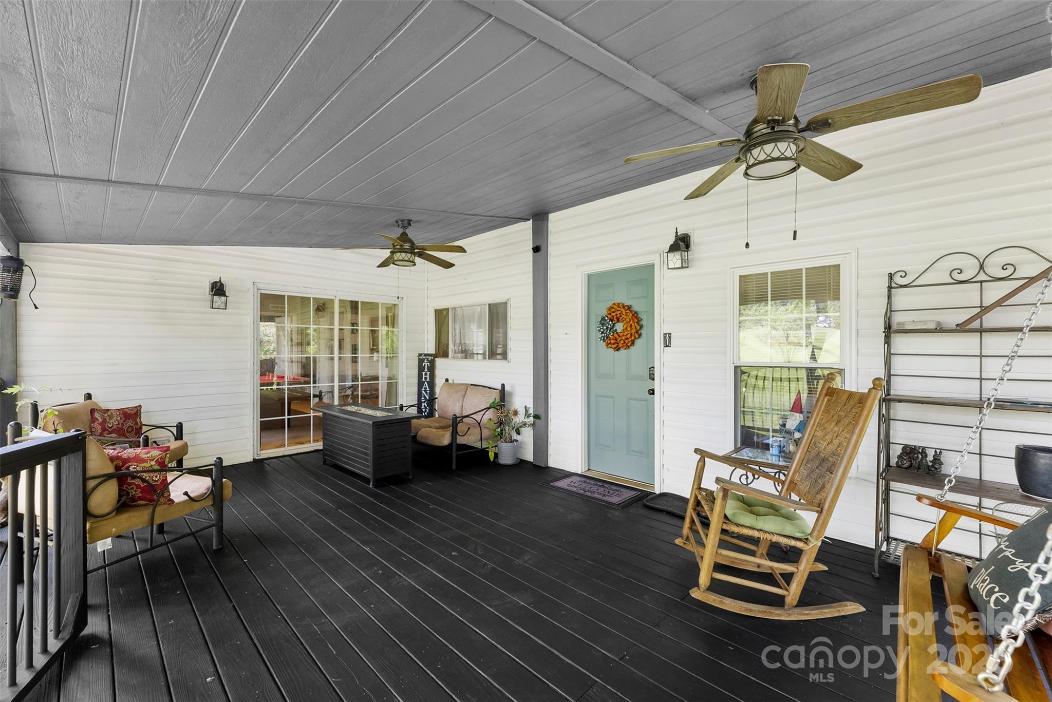 Property Photo: 5425 Creek Run Court NC 28086