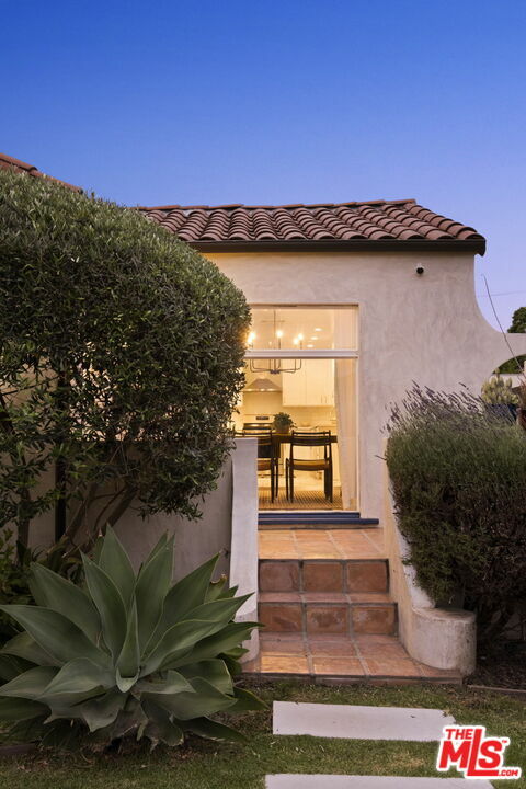 Property Photo: 2907 Potomac Ave CA 90016