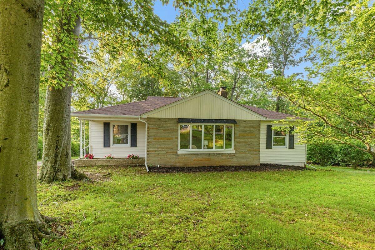 1300 Longwood NE Drive  Lancaster OH 43130 photo