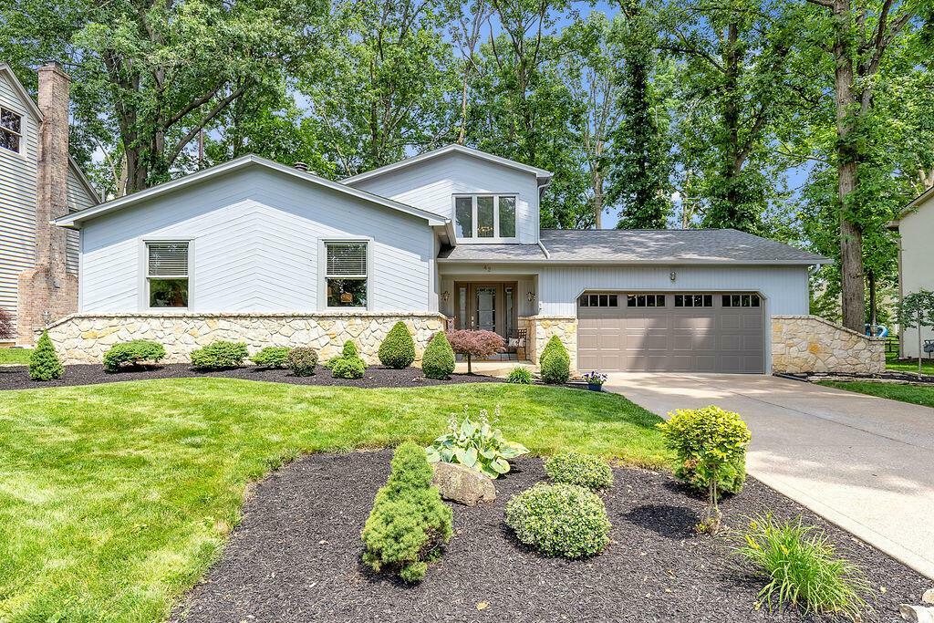 Property Photo: 42 N Hempstead Road OH 43081