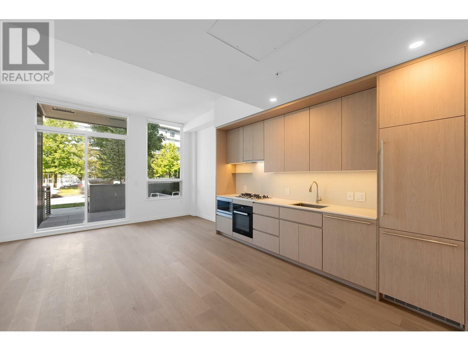 Property Photo:  5212 Cambie Street 11X  BC V5Z 2Z7 