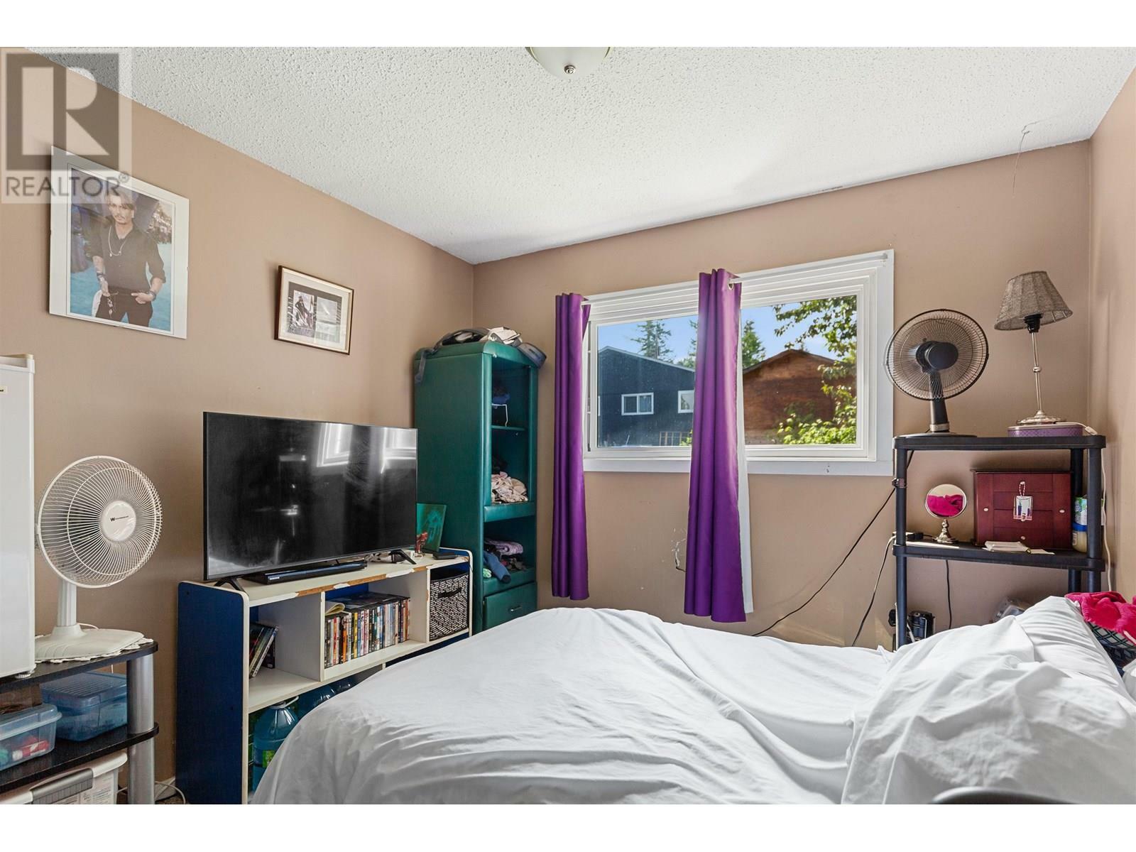 Property Photo: 2637 Quince Street BC V2L 2H6