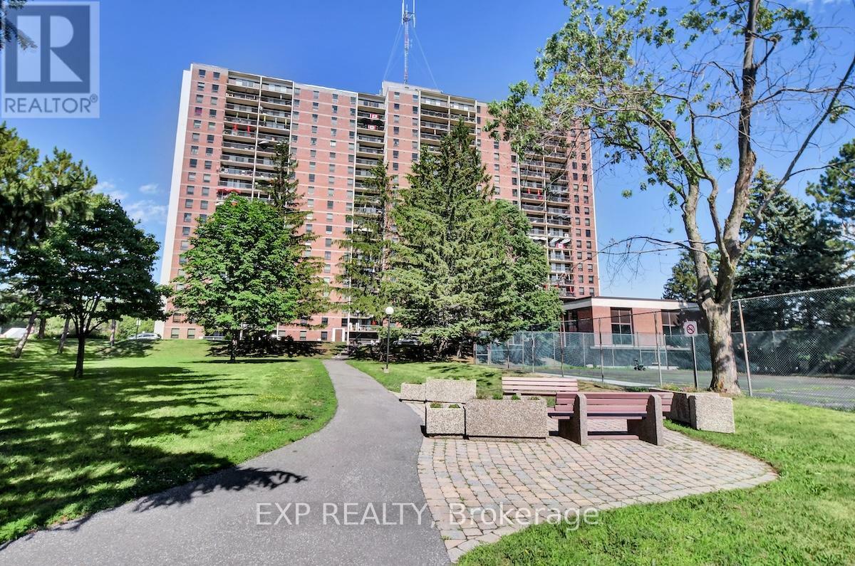 Property Photo: 665 Bathgate Drive 1705 ON K1K 3Y4