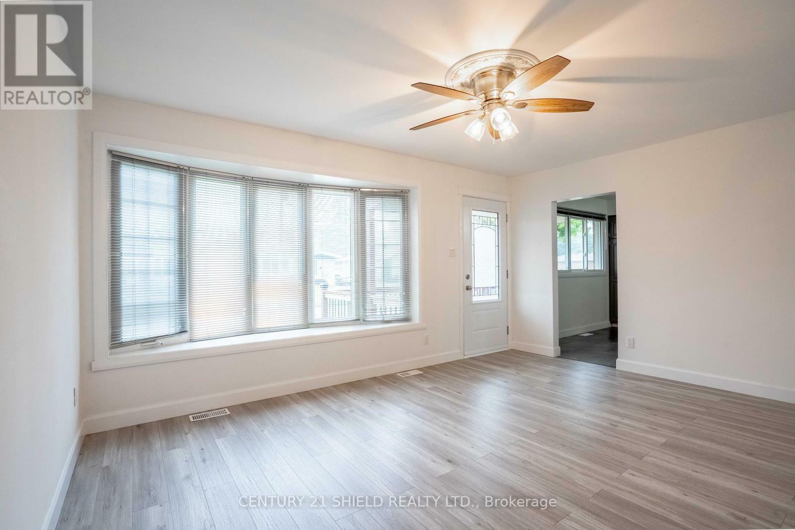 Property Photo:  519 Anthony Street  ON K6H 5L1 
