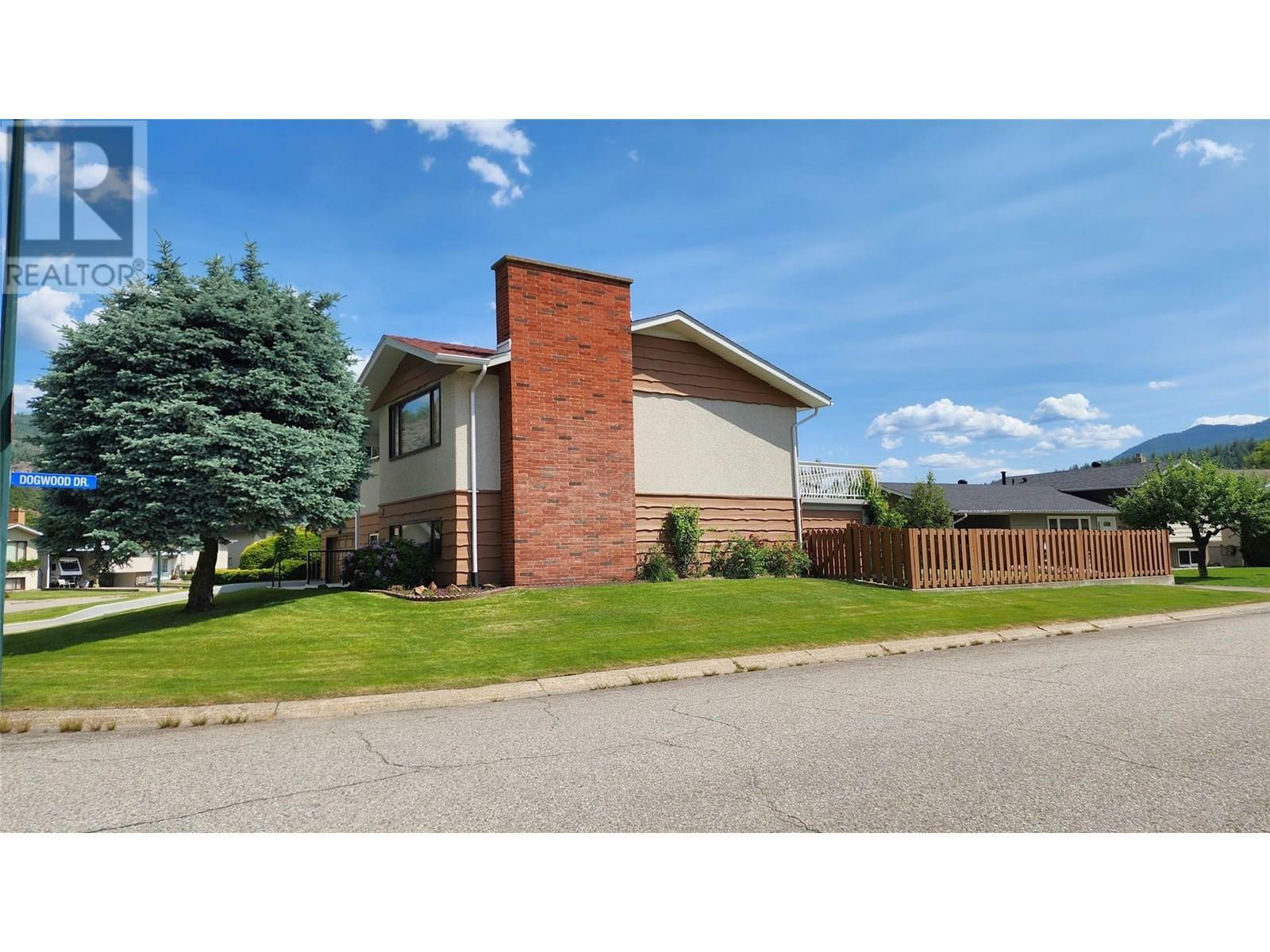 Property Photo: 3900 Woodland Drive BC V1R 2V8