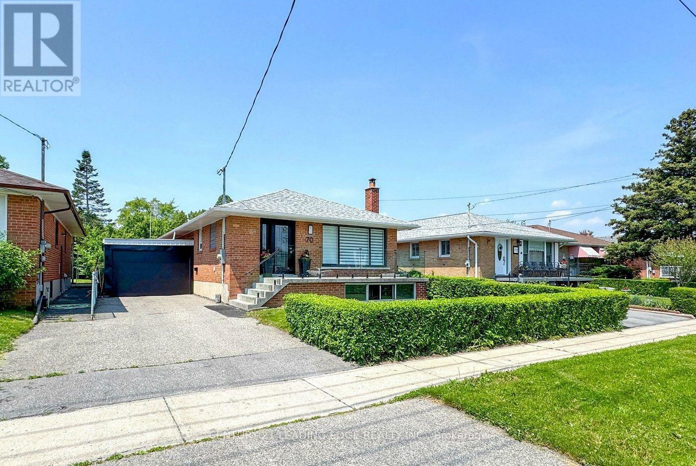 Property Photo: 70 Wexford Boulevard ON M1R 1L3