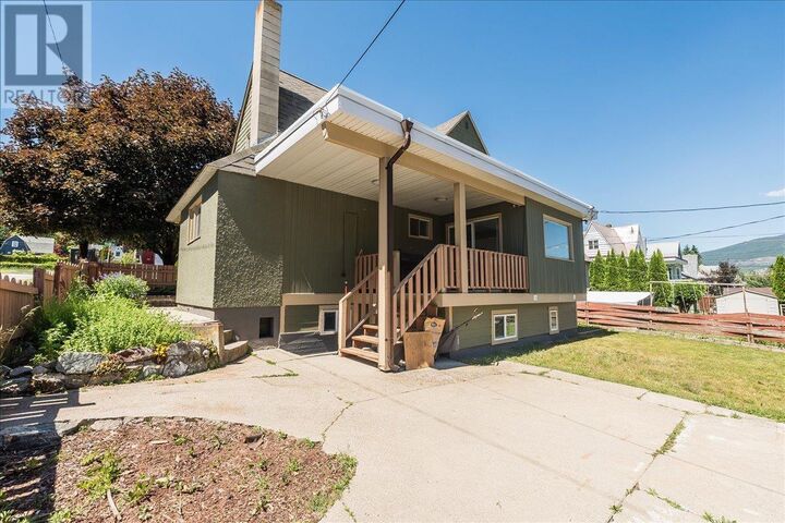 Property Photo: 798 Kipling Street BC V1R 2A4