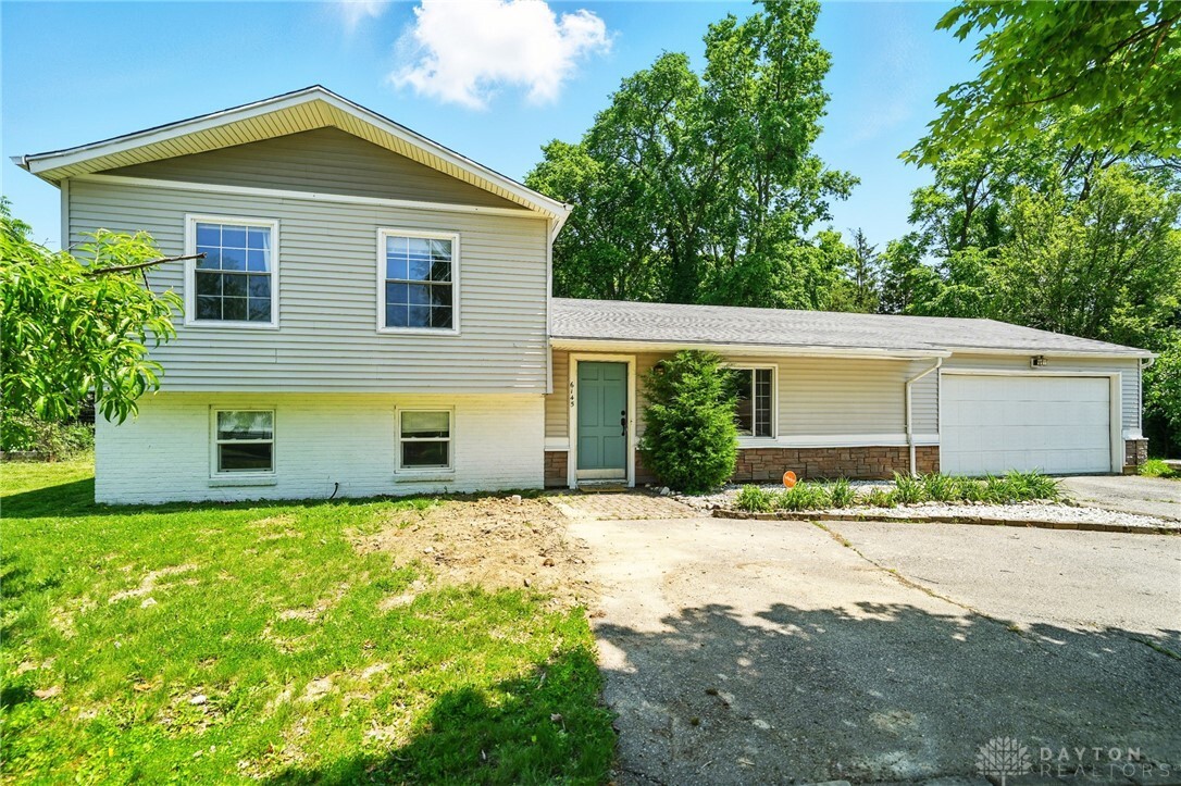 Property Photo: 6145 Tanager Way OH 45449