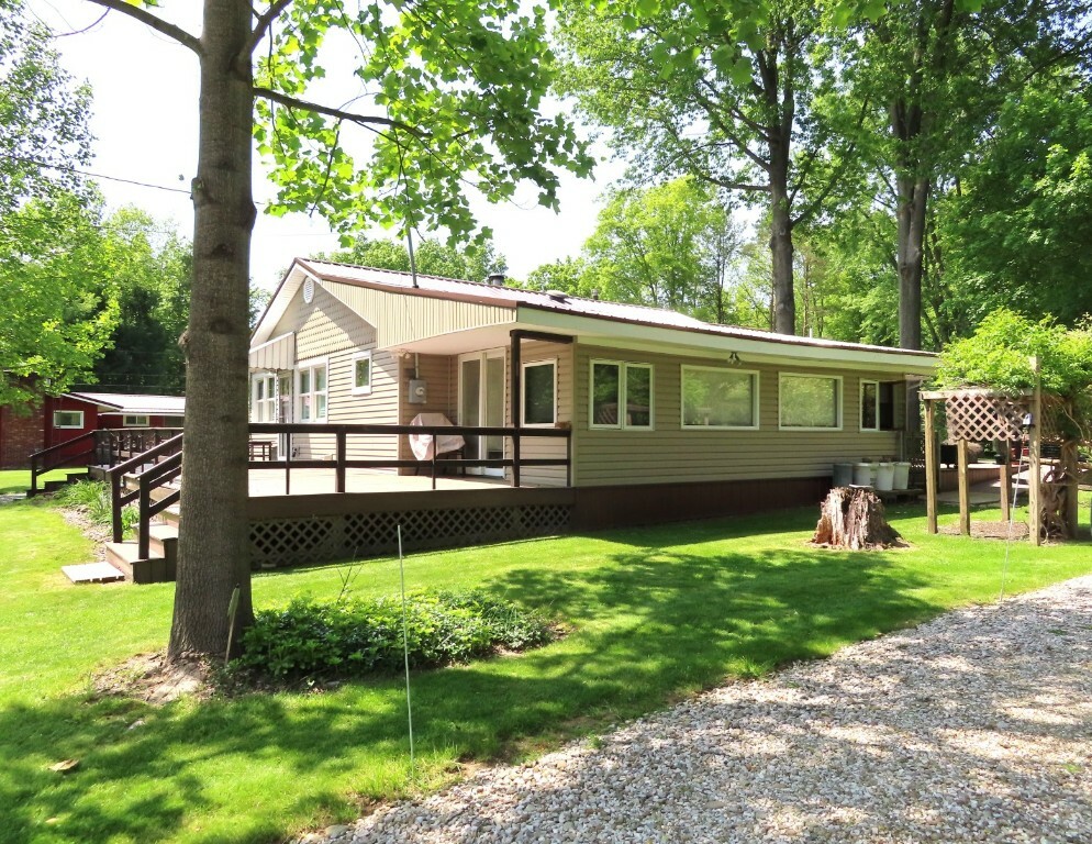 Property Photo: 1900 Navaho Road PA 16134