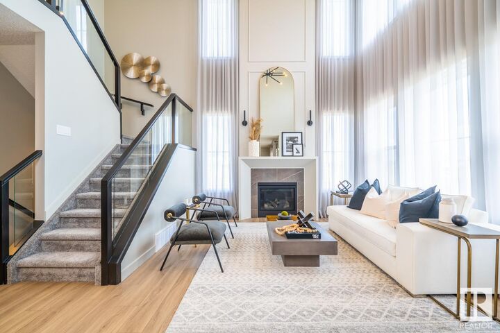 Property Photo:  142 Sunland Way  AB T8H 2X7 
