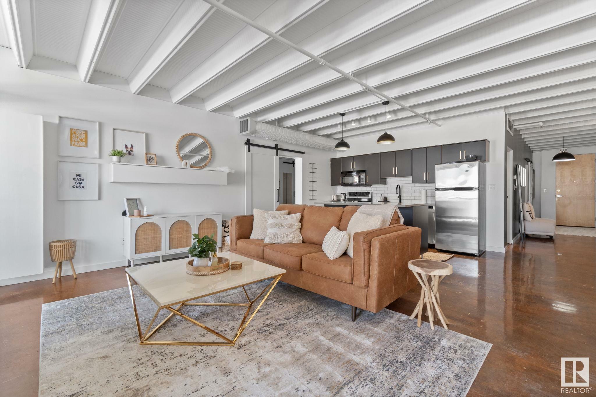 Photo de la propriété: 10309 107 Street NW 220 AB T5J 1K3