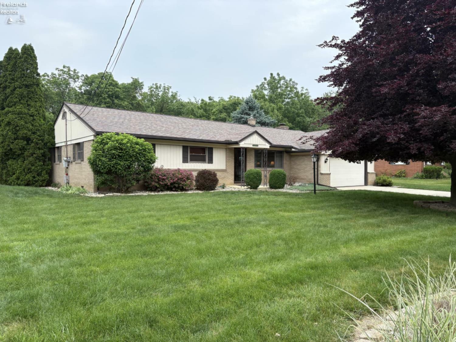 4371 E Linda Dr  Port Clinton OH 43452 photo