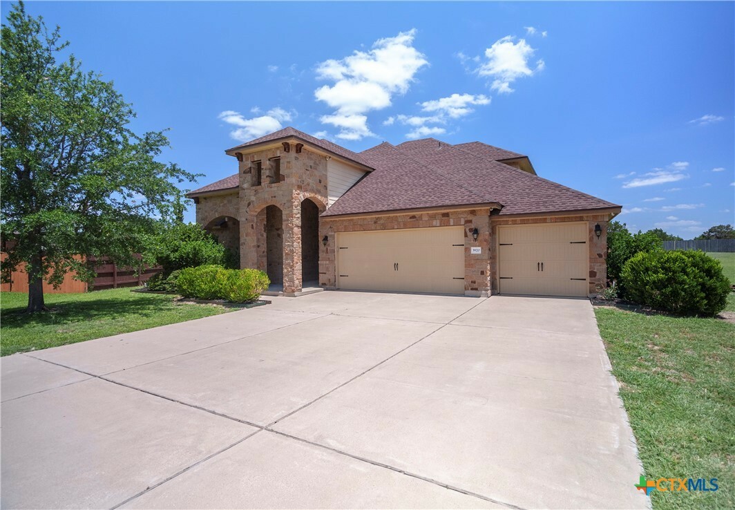 Property Photo: 3920 Hickory View TX 76548