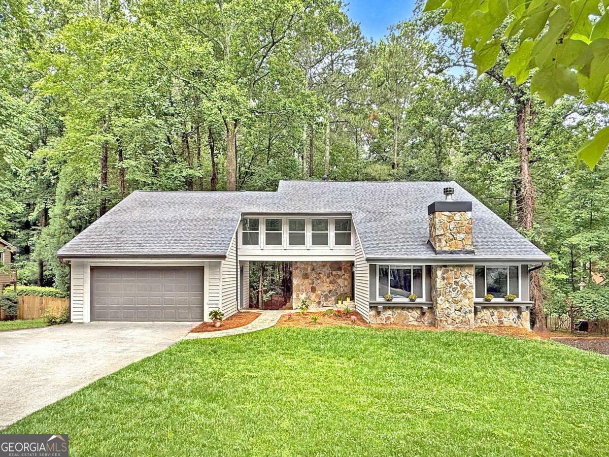 2435 Roxburgh Drive  Roswell GA 30076 photo