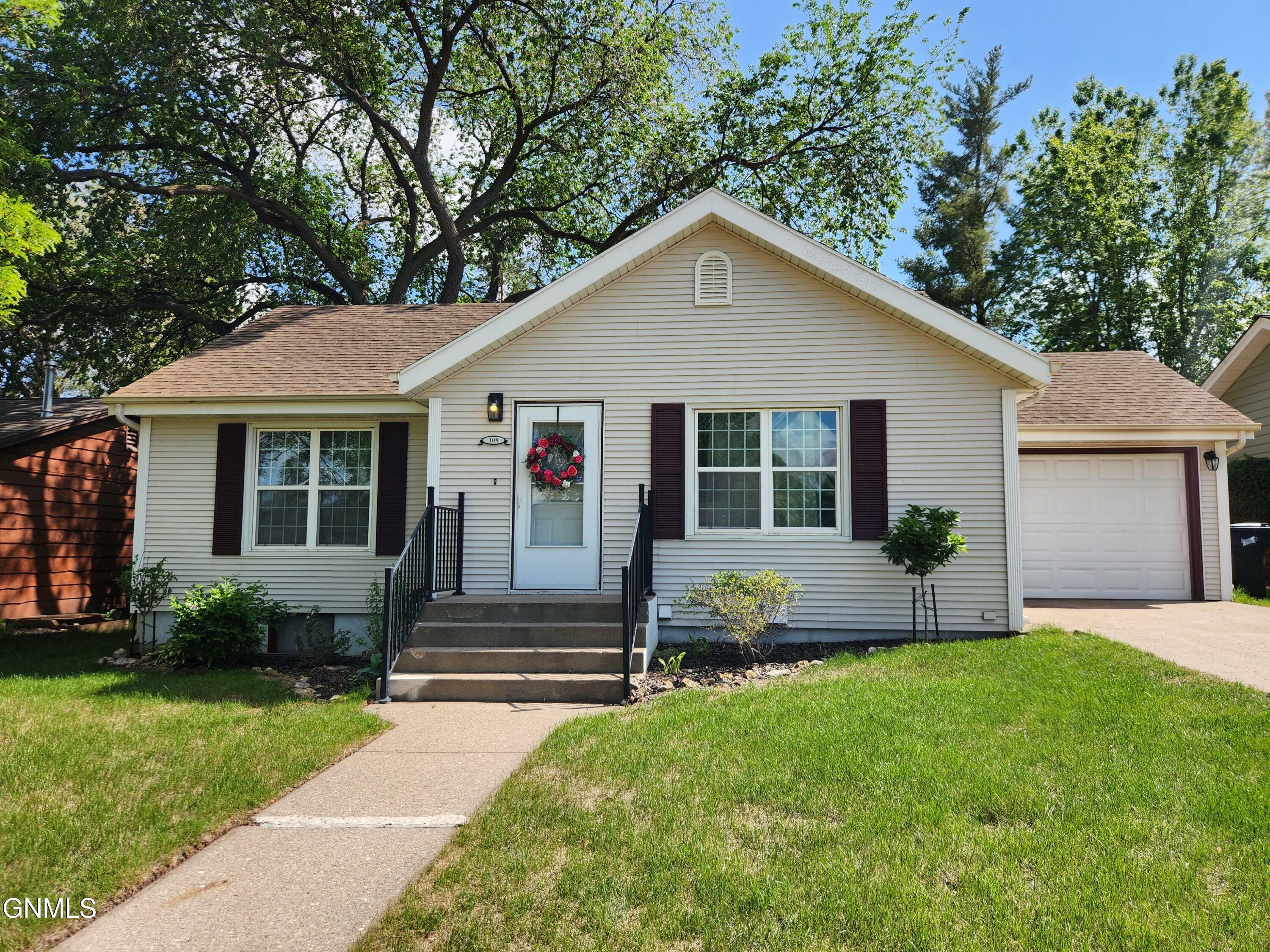Property Photo: 109 Sioux Avenue ND 58501