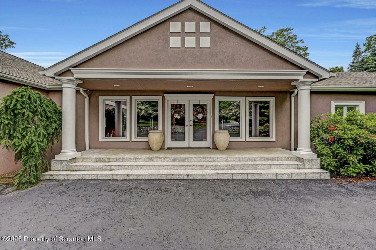 Property Photo: 119 Glenmaura Drive PA 18507