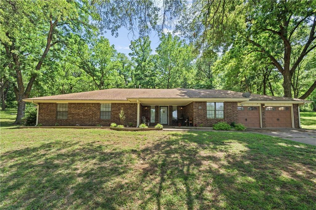 Property Photo:  302 Southern Hills Drive  KS 67337 