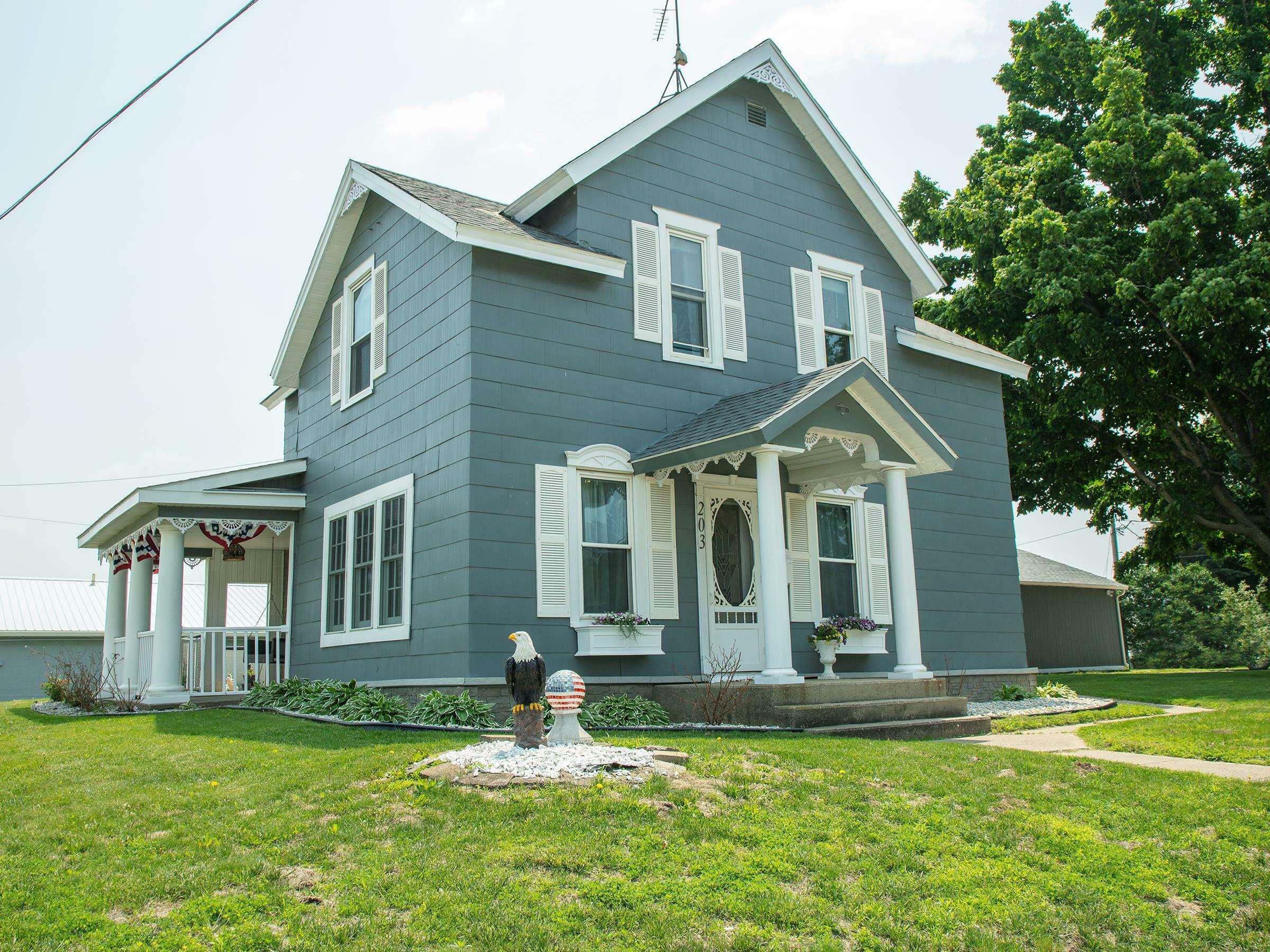 Property Photo: 203 SE 4th Street IA 50677