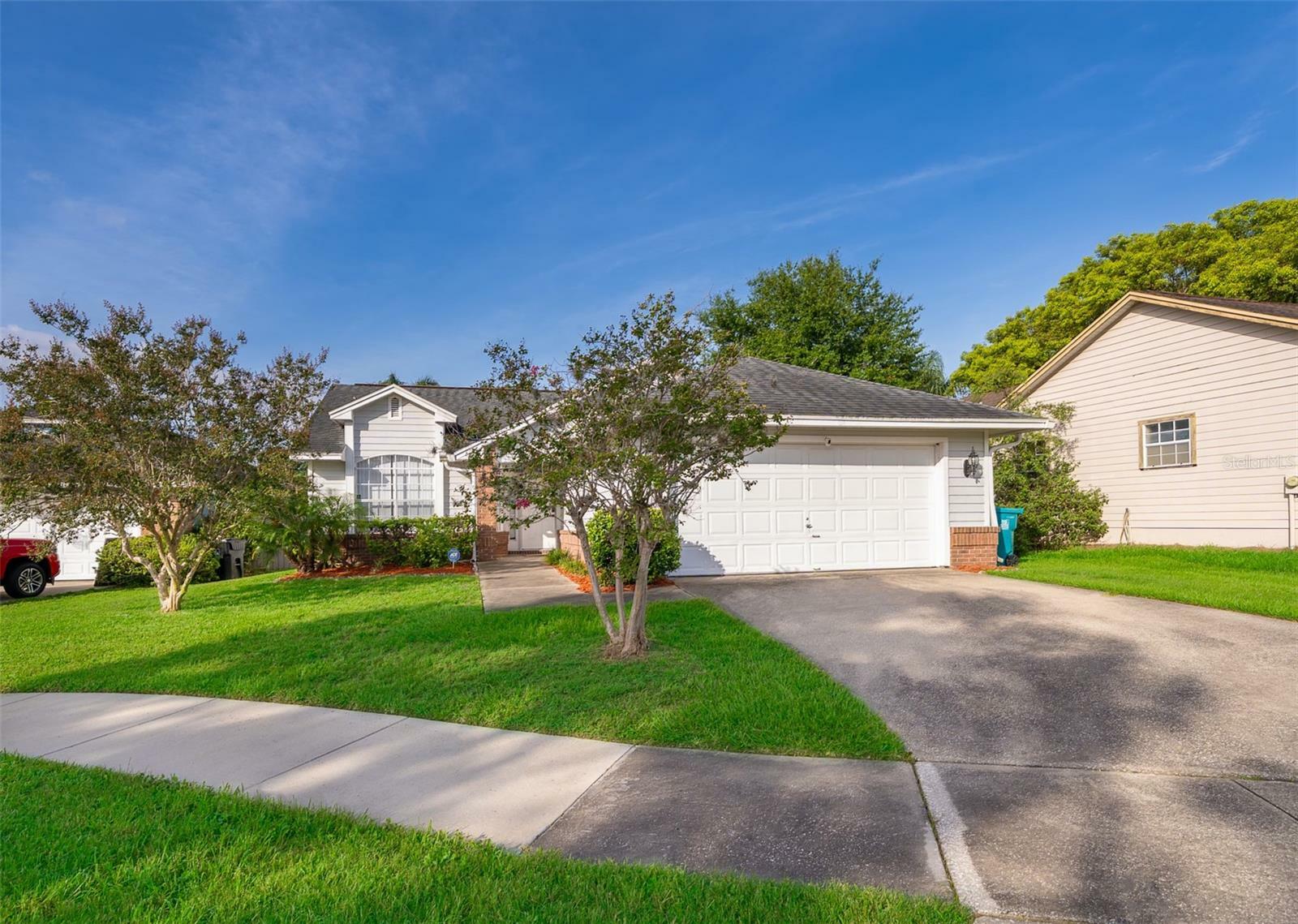 Property Photo: 6512 Grosvenor Lane FL 32835