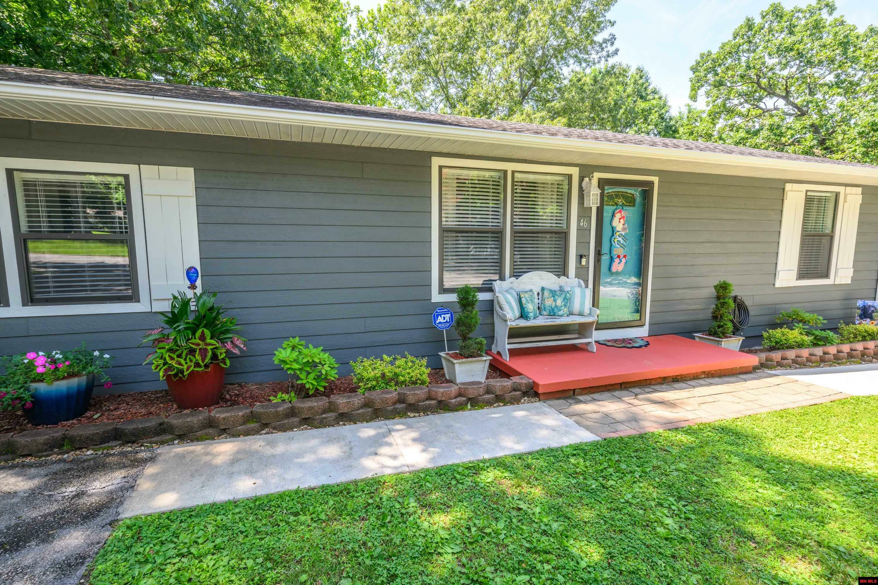 Property Photo:  46 Town Park Place  AR 72653 