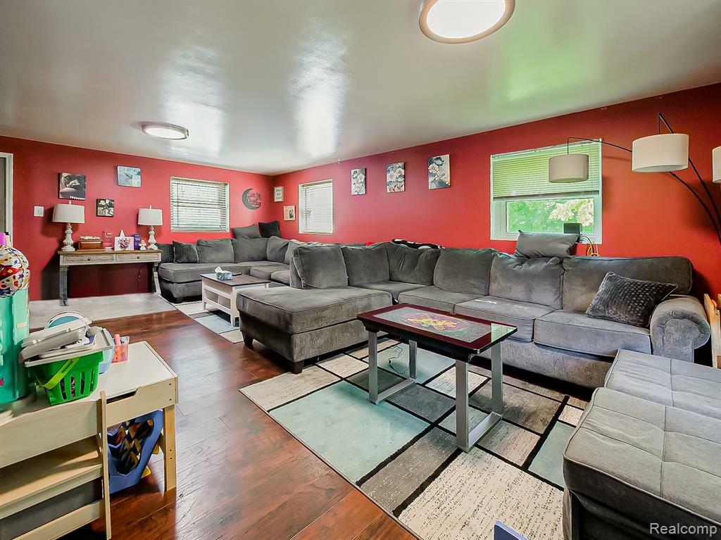 Property Photo: 1468 Ruby Avenue MI 48309 4352