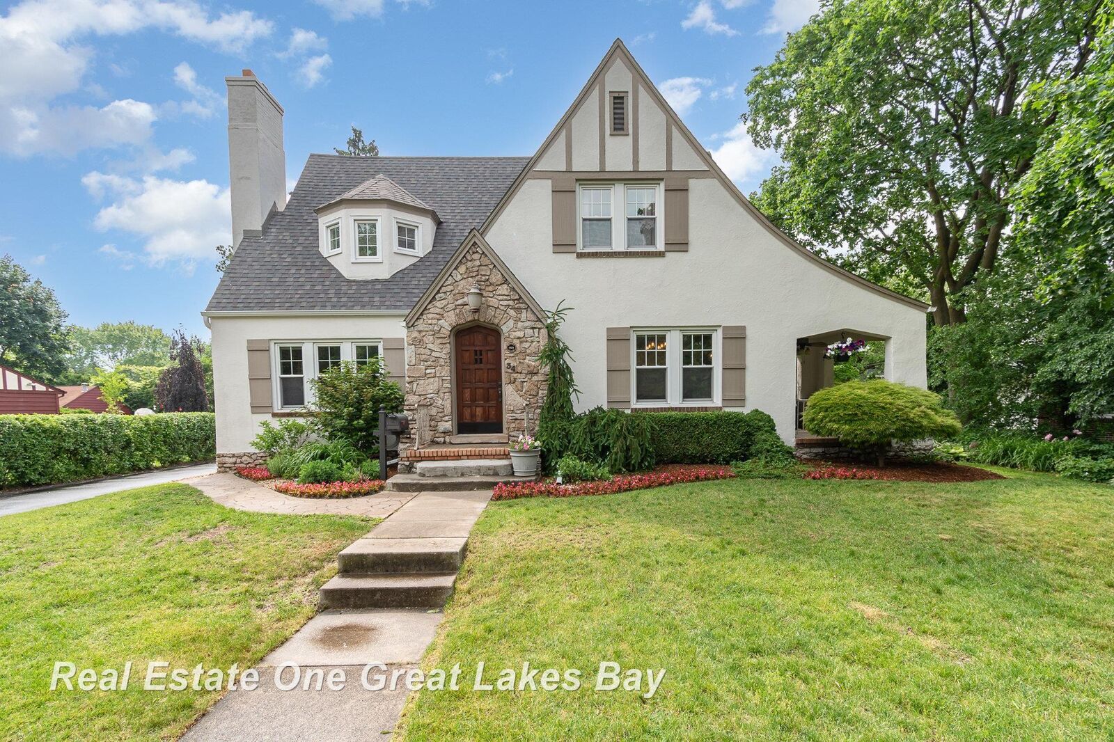 Property Photo: 34 E Hannum Boulevard MI 48602
