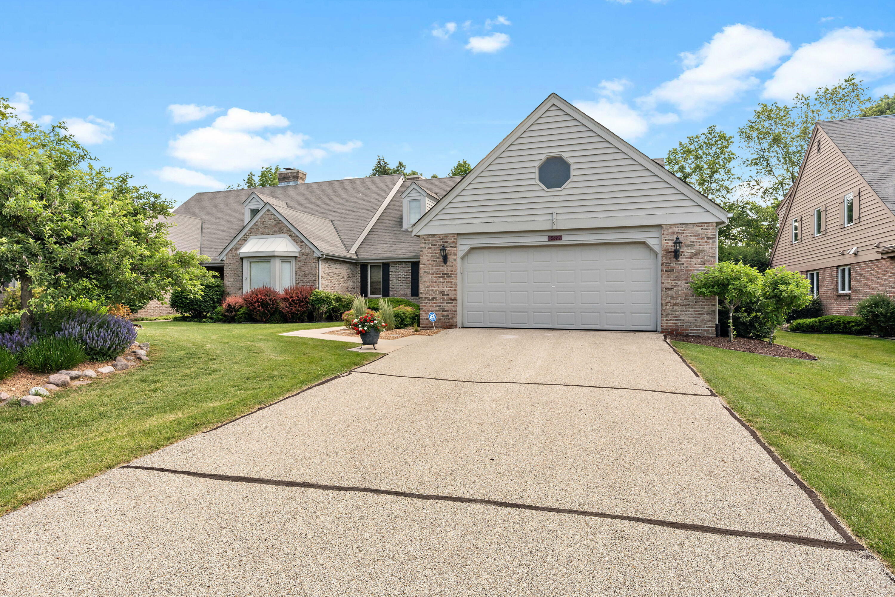 12332 N Golf Dr  Mequon WI 53092 photo