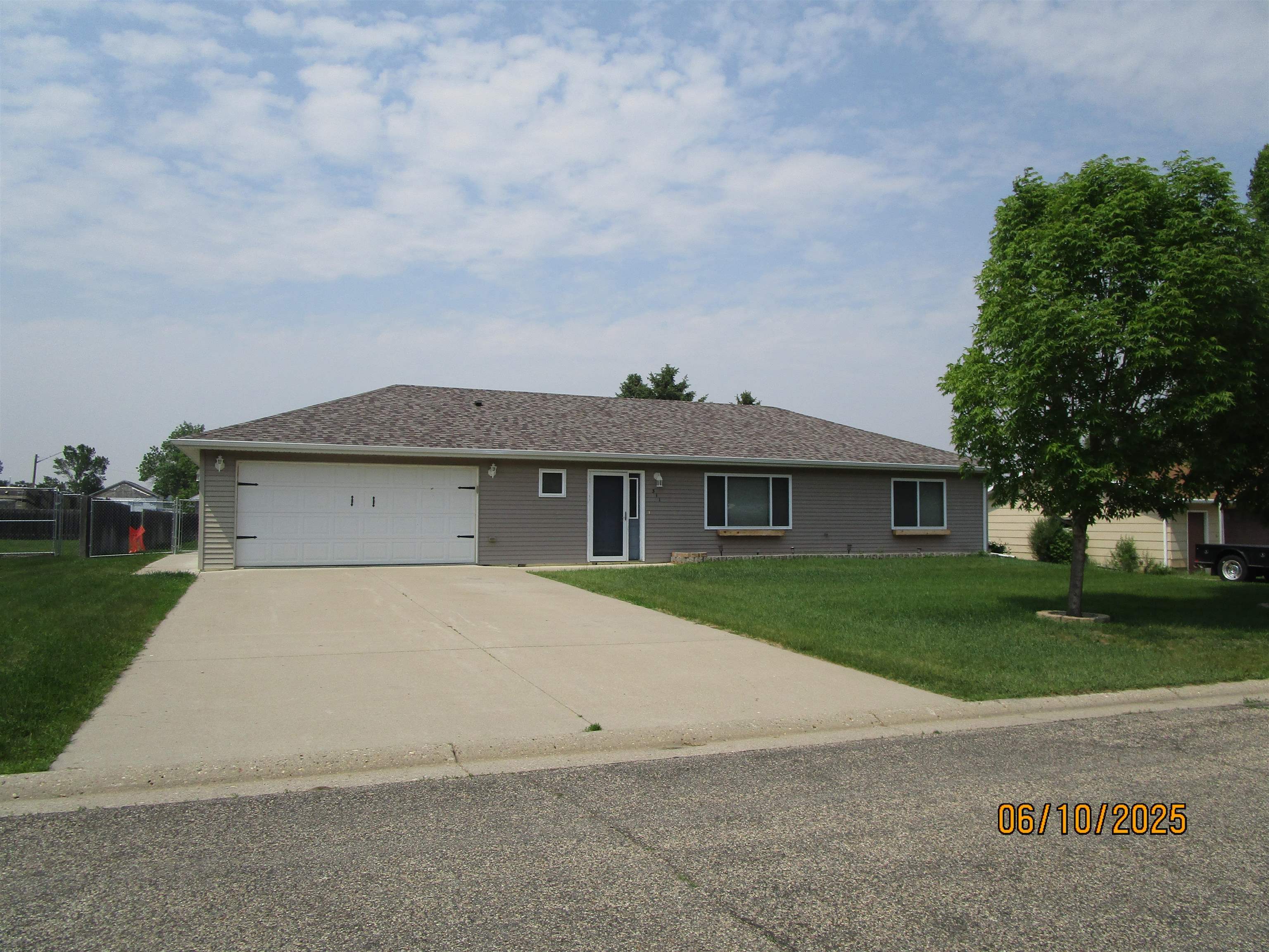 Property Photo:  311 Valley Ave  ND 58722 