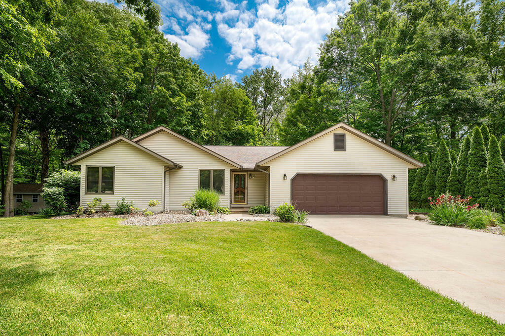 Property Photo: 3999 Ravina Terrace MI 49085