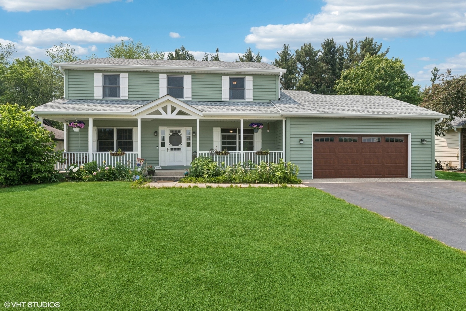 Property Photo: 612 Pine View Pass IL 60046
