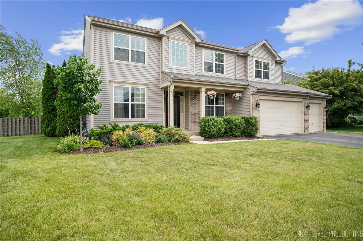 Property Photo: 406 Twinleaf Trail IL 60560