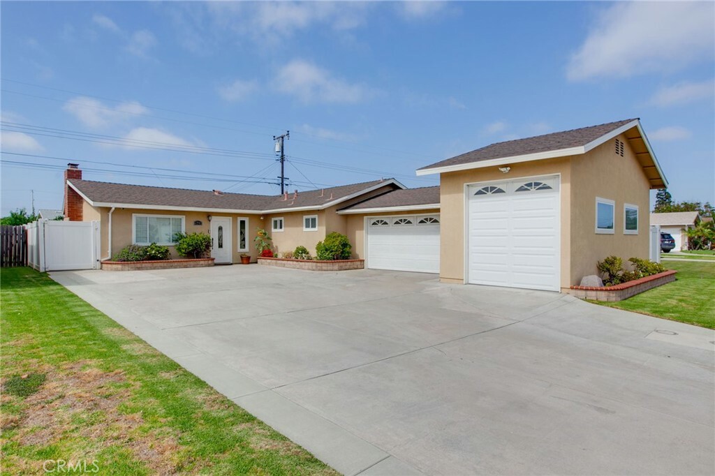 6791 Retherford Drive  Huntington Beach CA 92647 photo