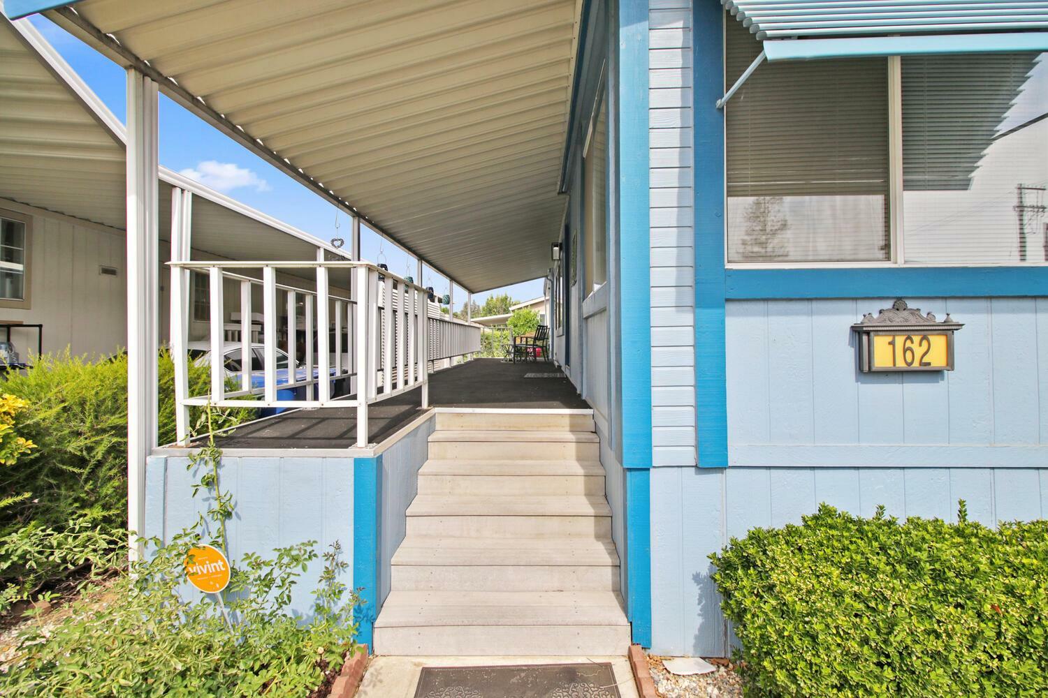 Property Photo: 162 Skybrook Lane CA 95828